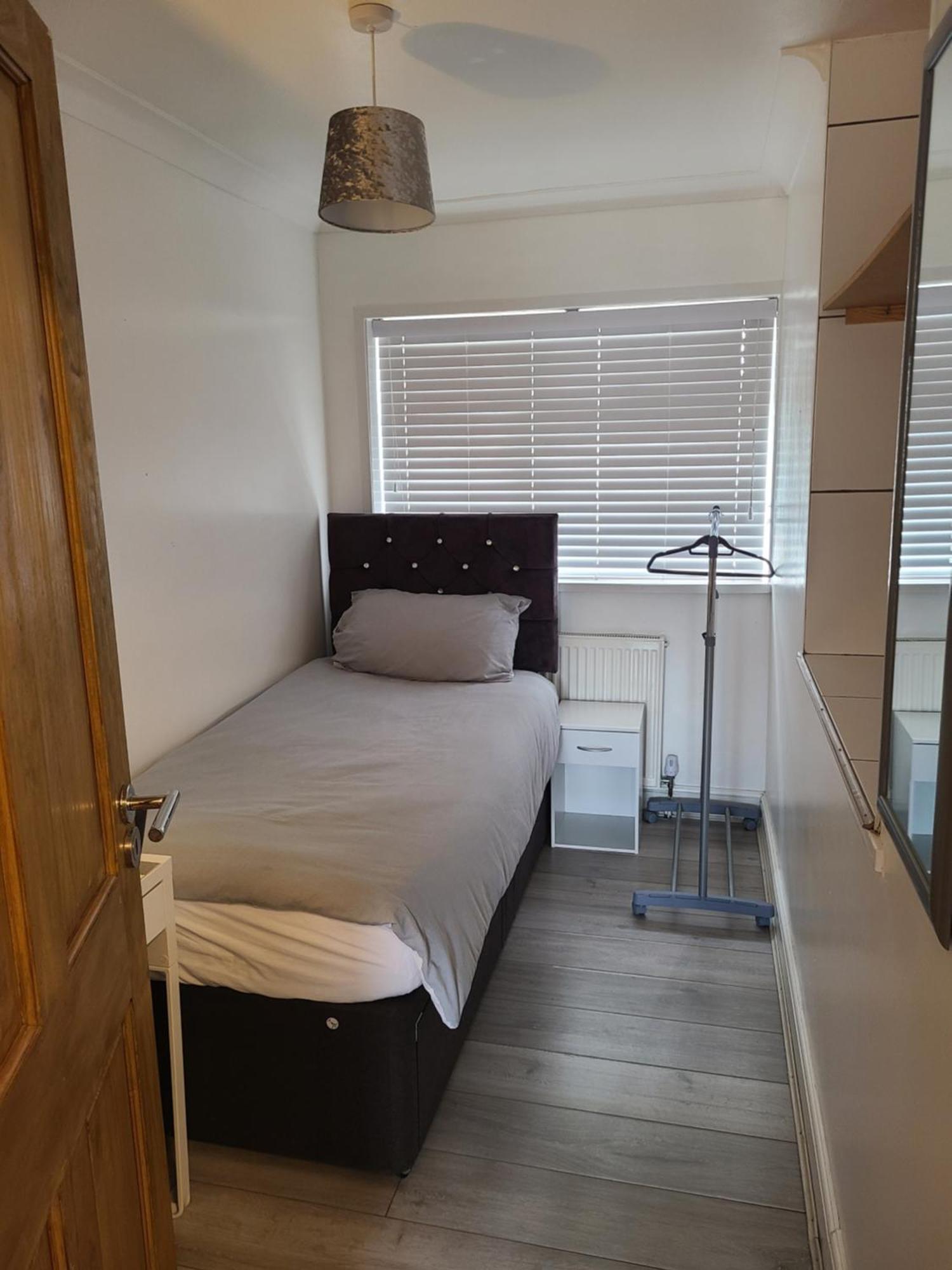 Gatwick Rooms-Travel Service-Airport Parking Ifield Exterior photo