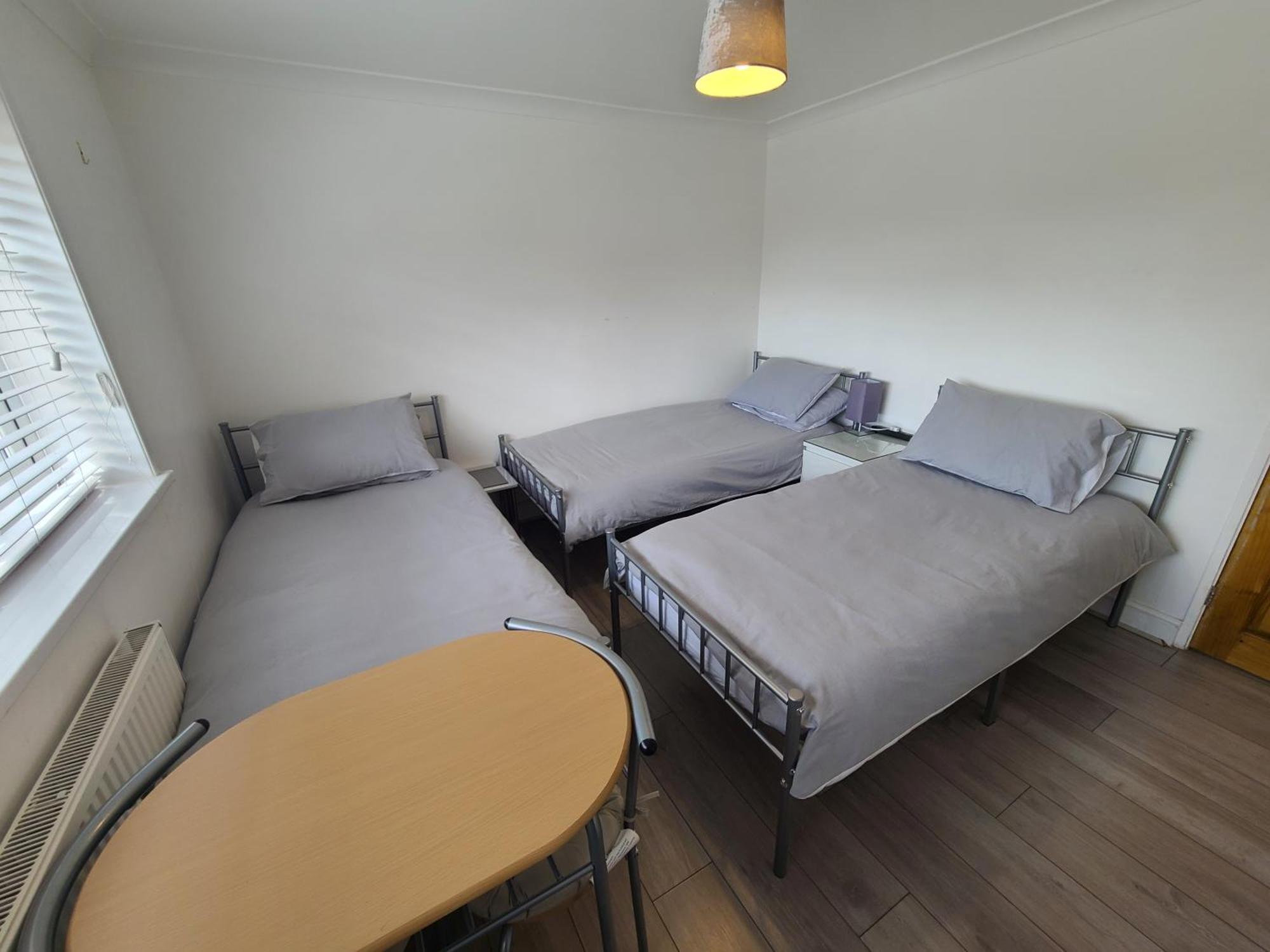 Gatwick Rooms-Travel Service-Airport Parking Ifield Exterior photo